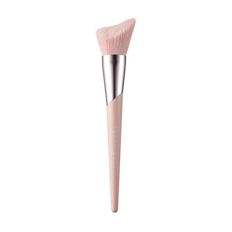 CHEEK-HUGGING Bronzer Brush 190