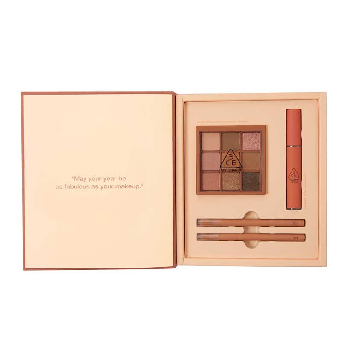 HOLIDAY BOOK - DAILY MUSE PUMKIN LOOK