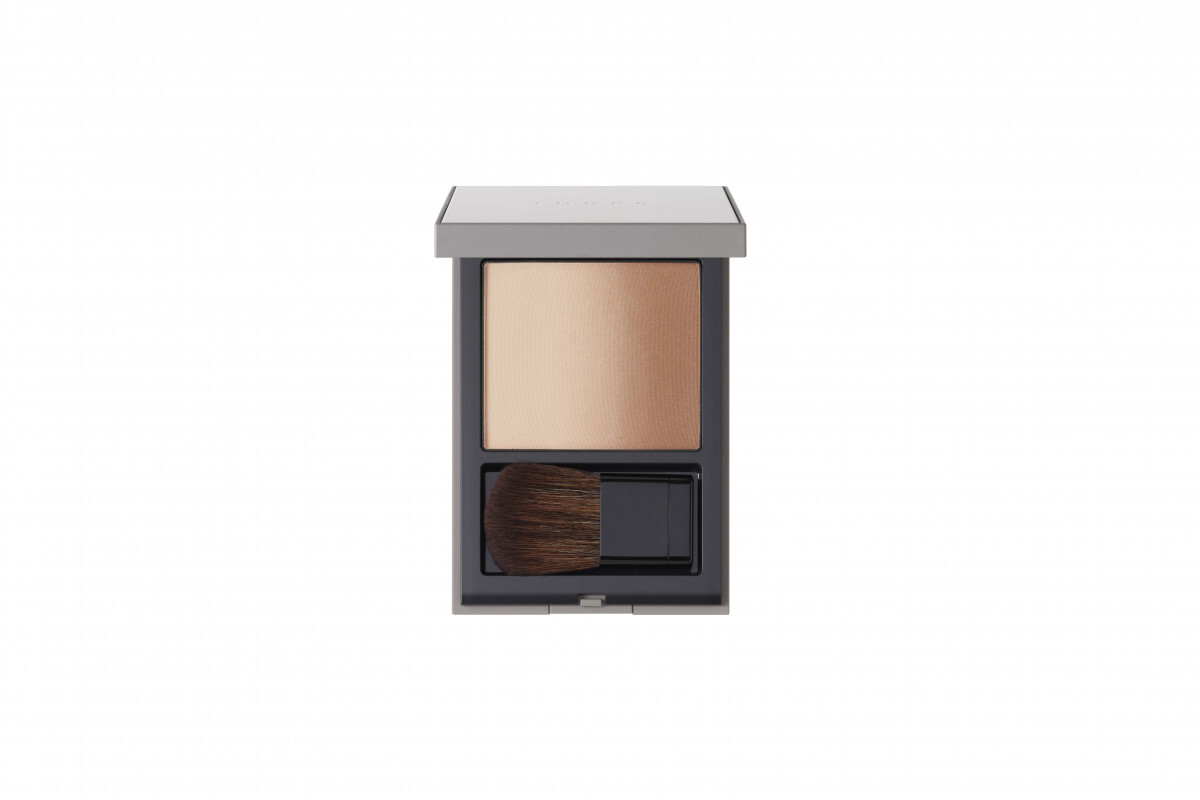 SOLAR TINTED FLOW POWDER