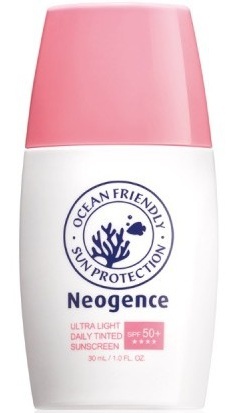 Ultra Light Daily Tinted Sunscreen SPF50+