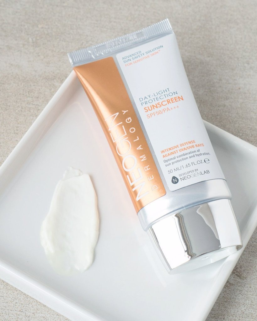 Day-Light Protection Sun Screen Spf 50 Pa+++