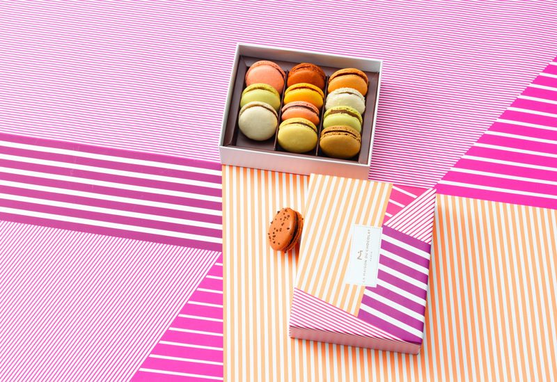 New-macarons-gift-box-La-Maison-du-Chocolat-©CarolineFaccioli-(1)