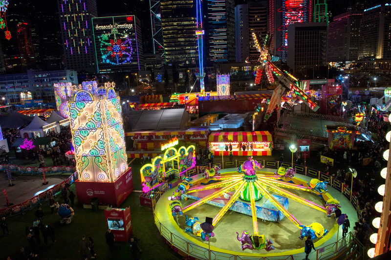 the-great-european-carnival-at-night