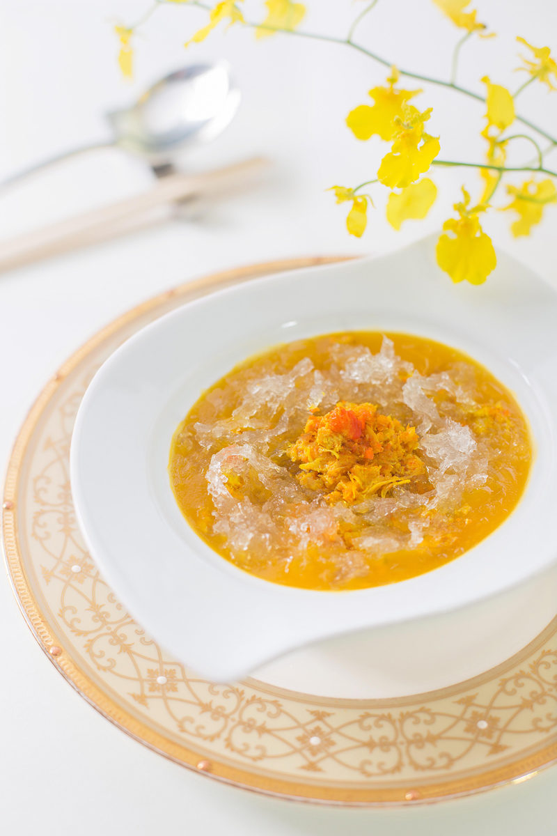 braised-pumpkin-soup-with-birds-nest-and-hairy-crab-roe-%e8%9f%b9%e7%b2%89%e5%8d%97%e7%93%9c%e8%8c%b8%e7%87%b4%e7%87%95%e7%aa%a9