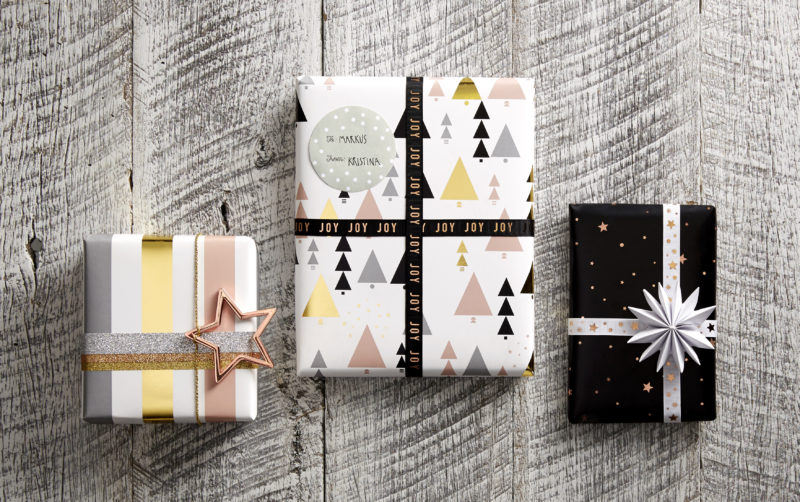 gifts_wrapped_2_organised_flat_lay_landscape