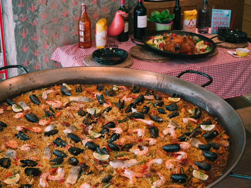 meat-and-seafood-mixed-paella