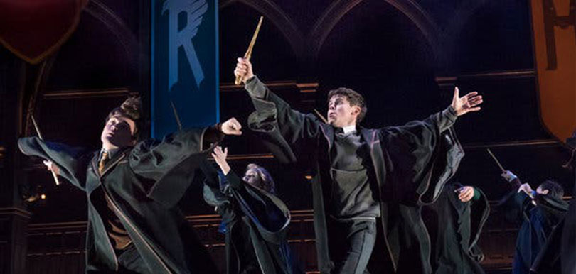 《哈利波特：被詛咒的孩子》早在2016年佢已經改編成舞台劇