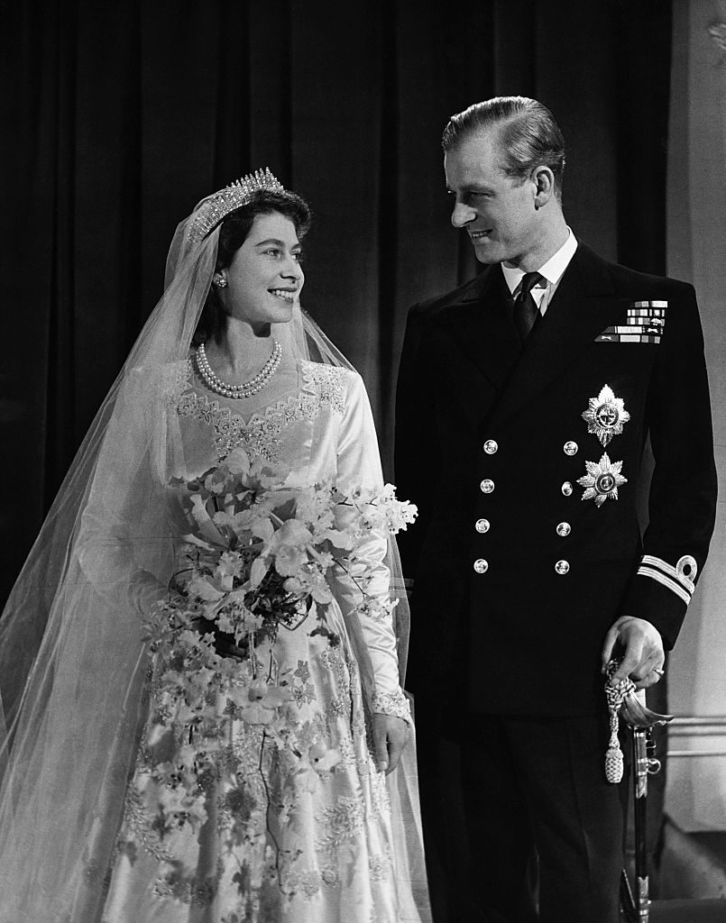 【愛很簡單】相伴超過70年，回味英女王與菲臘親王的白金婚姻