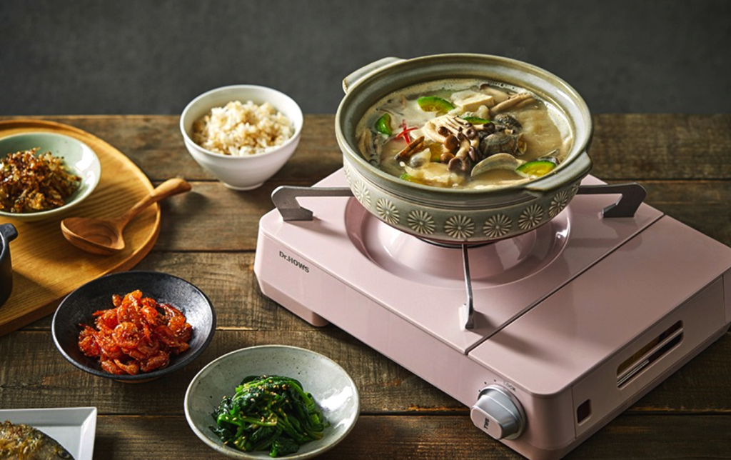 韓國人喜歡吃鍋物，例如辣豆腐鍋、部隊鍋