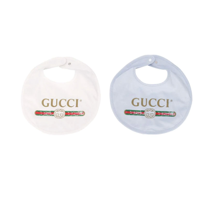Gucci Kids 口水肩套裝（HK$1,964/粉藍及白色） 