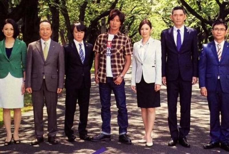 《律政英雄》相隔13年開拍續集，也是木村拓哉與北川景子繼《月之戀人》後再度合作，引發觀眾期待，平均收視率高達20%。