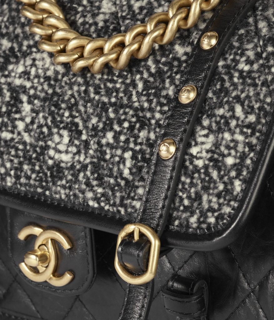 020611-020611-flap-bag-black-white-tweed-aged-calfskin-aged-pale-yellow-metal-tweed-aged-calfskin-aged-pale-yellow-metal-packshot-extra-as2696b06364ne798-8840477868062-877x1024.jpg