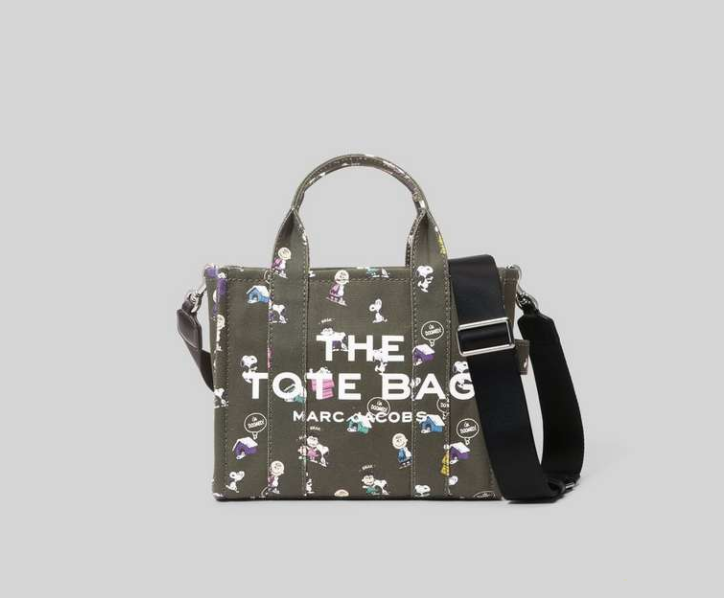 MARC JACOBS x 史努比MINI TOTE BAG （HK$ 2,390）