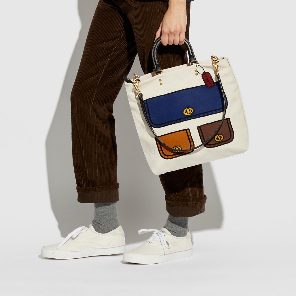 COACH TOTE 29 錯視畫印花回收帆布托特手袋（HKD 3,500）