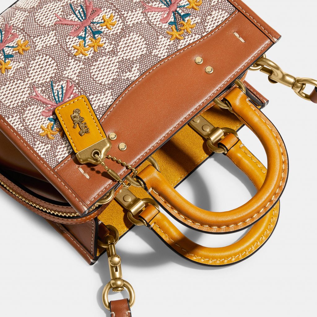 COACH ROGUE 17 經典 SIGNATURE 緹花面料花束主題刺繡手袋