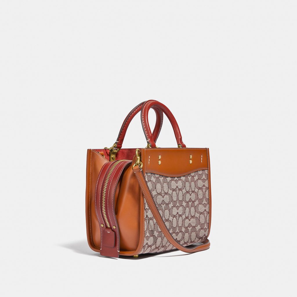 Coach ROGUE 25 經典 SIGNATURE 緹花面料大象主題刺繡手袋（HKD 6,250）