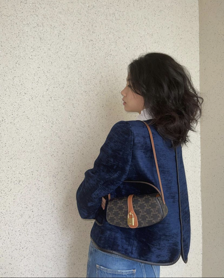 秋冬2021｜CELINE小手袋「魷魚」鄭浩妍揹出佻皮風格