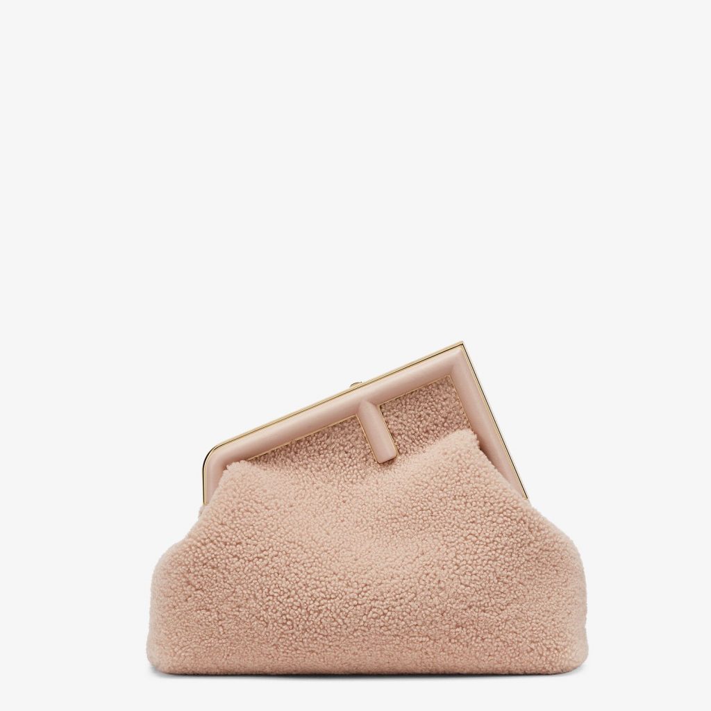 Fendi First 淡粉色 羊皮手袋（HK$29,800）