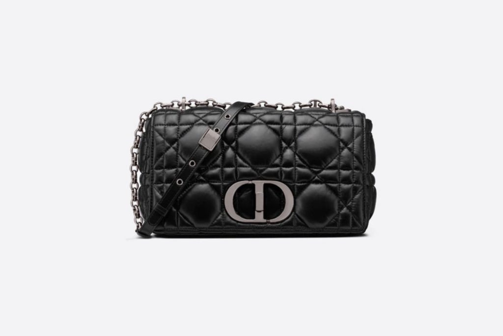 On Jisoo: Christian Dior Medium Dior Caro Bag (HK$35,000)