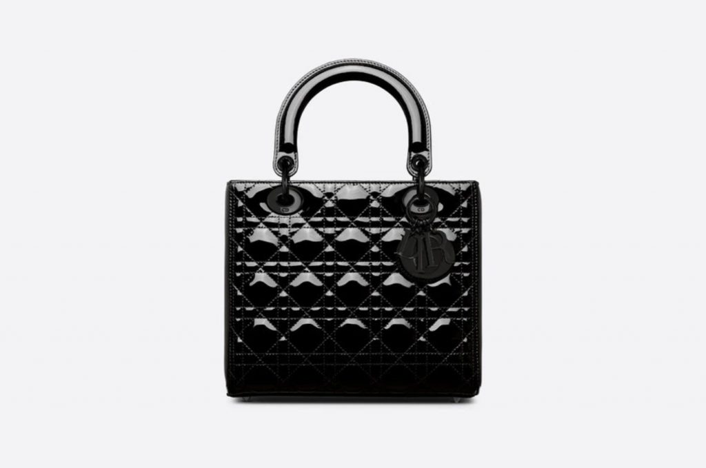 On Jisoo: Christian Dior Medium Dior Medium Lady Dior Bag (HK$43,500)