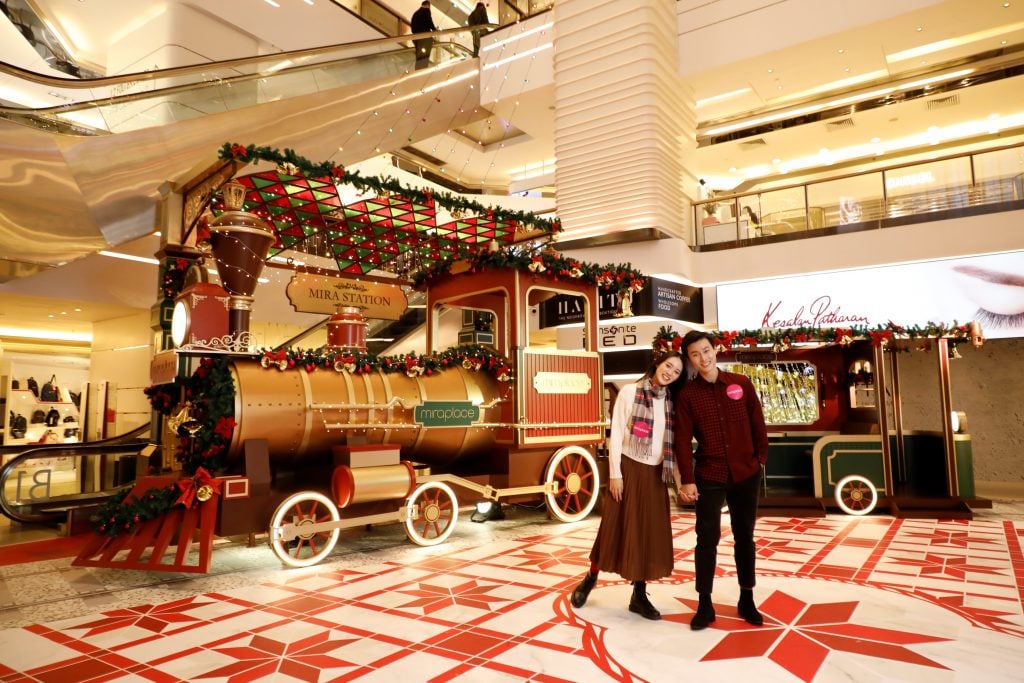 133311-133311-Mira-Place-Christmas-2021-Jingle-All-The-Rail-1024x683.jpeg