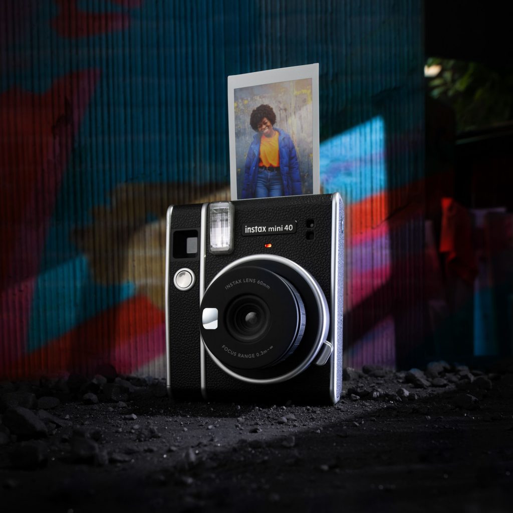 342705-342705-online-and-social-210126-instax-mini40_Hero_Lifestyle-590_retouch_300dpi_2000px-1024x1024.jpeg