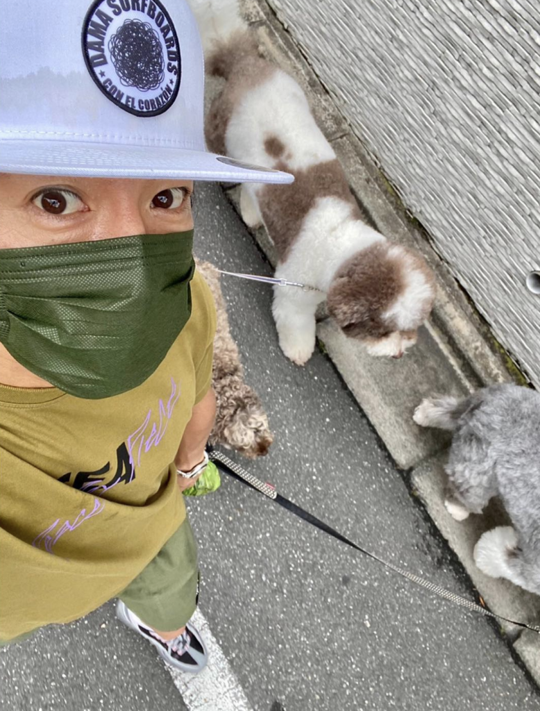 木村拓哉經常帶著兩隻愛犬去散步及跑步（IG @takuya.kimura_tak)