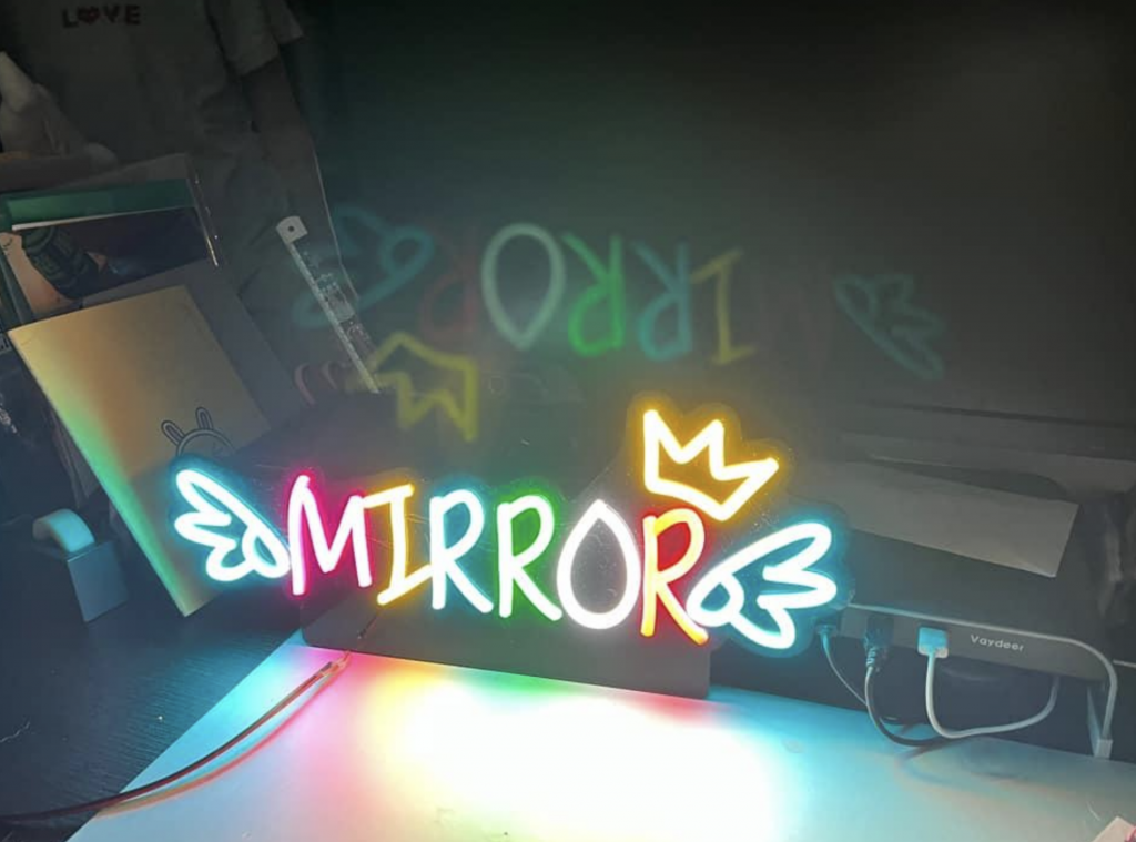 元朗停電｜MIRROR燈牌應急照亮全家