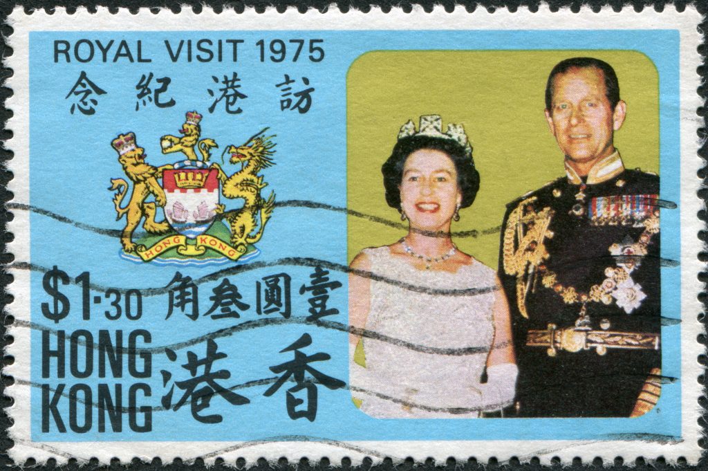 英女王首次來港推出紀念郵票。