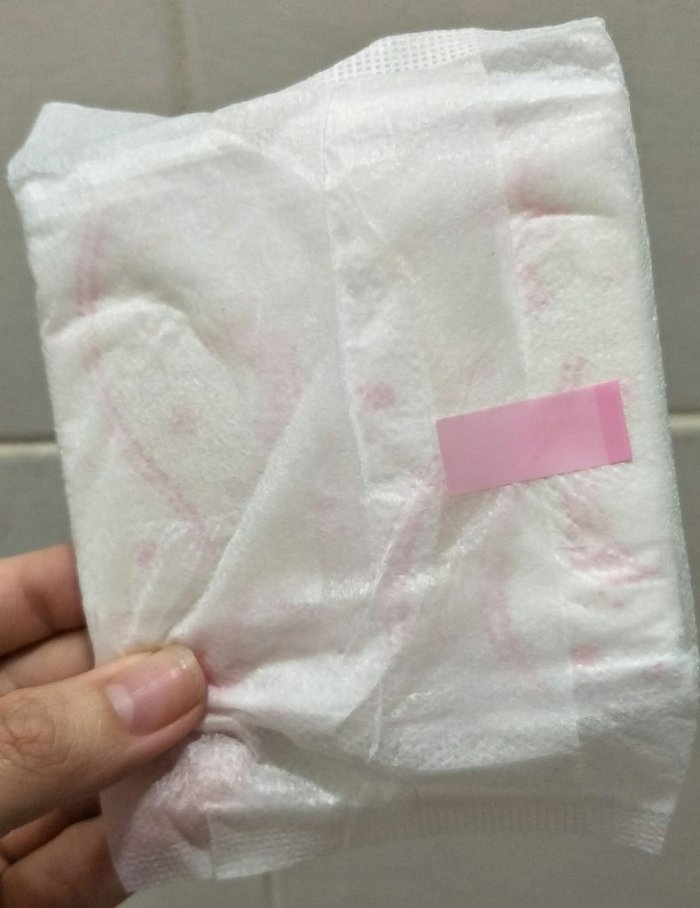 衛生巾 丟棄 捲法