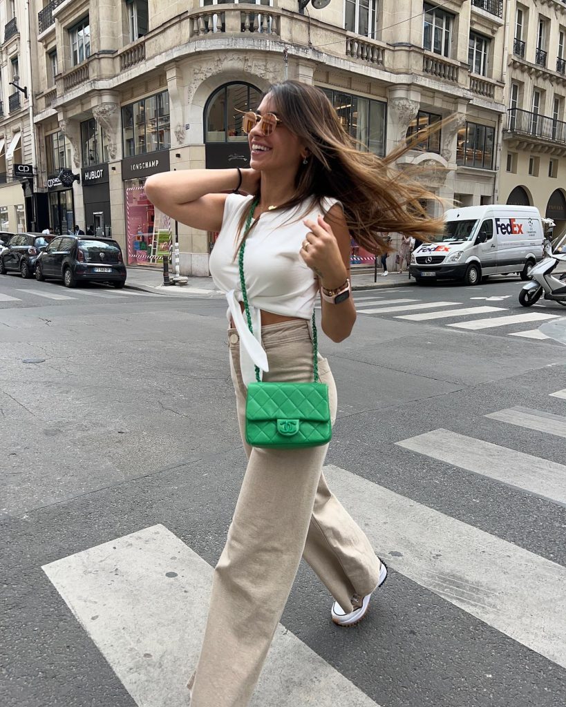 前衛一點的綠色美斯老婆也有 圖片來源：antonelaroccuzzo@Instagram