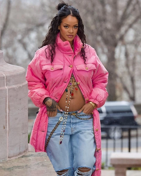 Rihanna-蕾哈娜-懷孕-大肚-孕婦裝