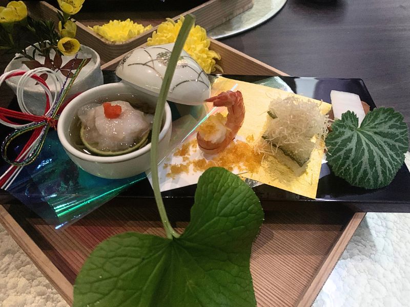 赤海參酢漬、赤足海老烏魚子、子持昆布、燒蓬餅