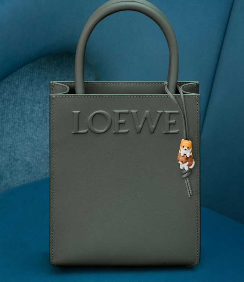 LOEWE A5 Standard Tote 復古卡其色