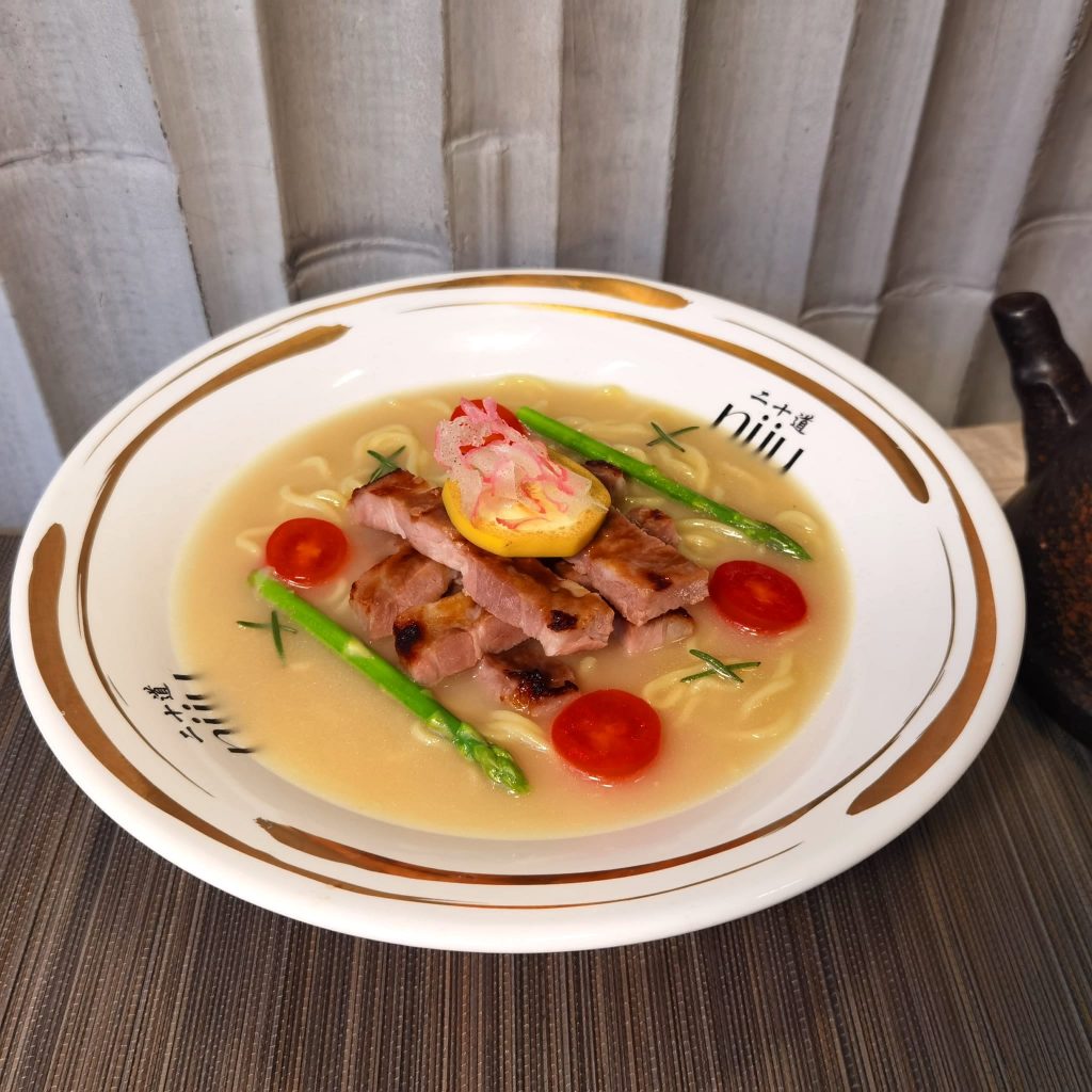 西班牙白豚肉（雞濃湯拉麵）