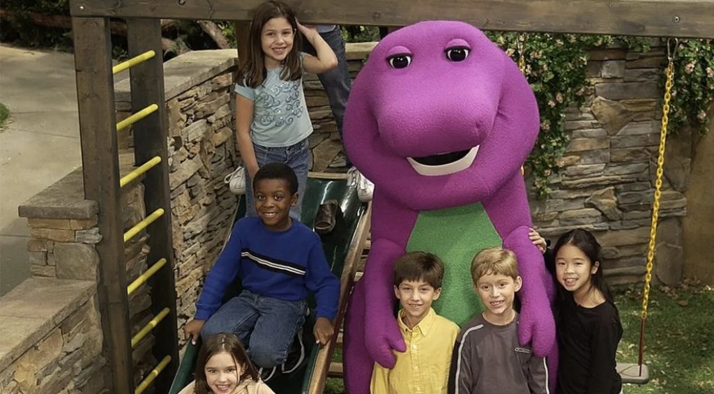 
亦有網民認為奶龍是美國兒童節目主角Barney的變色版。