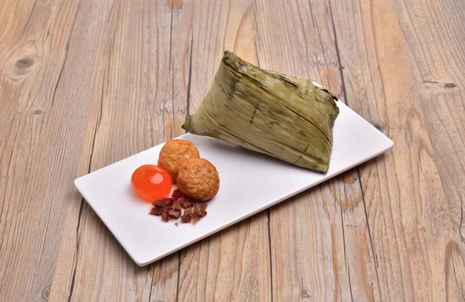 急凍雞肉丸XO醬金腿原隻蛋黃粽 (HK$29)