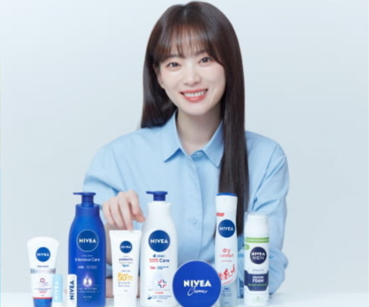 韓國護膚保養新熱潮！寶藏級NIVEA「小藍罐」功效媲美專櫃 韓妹大推必知5大隱藏用法重拾水光肌 一罐全方位呵護！