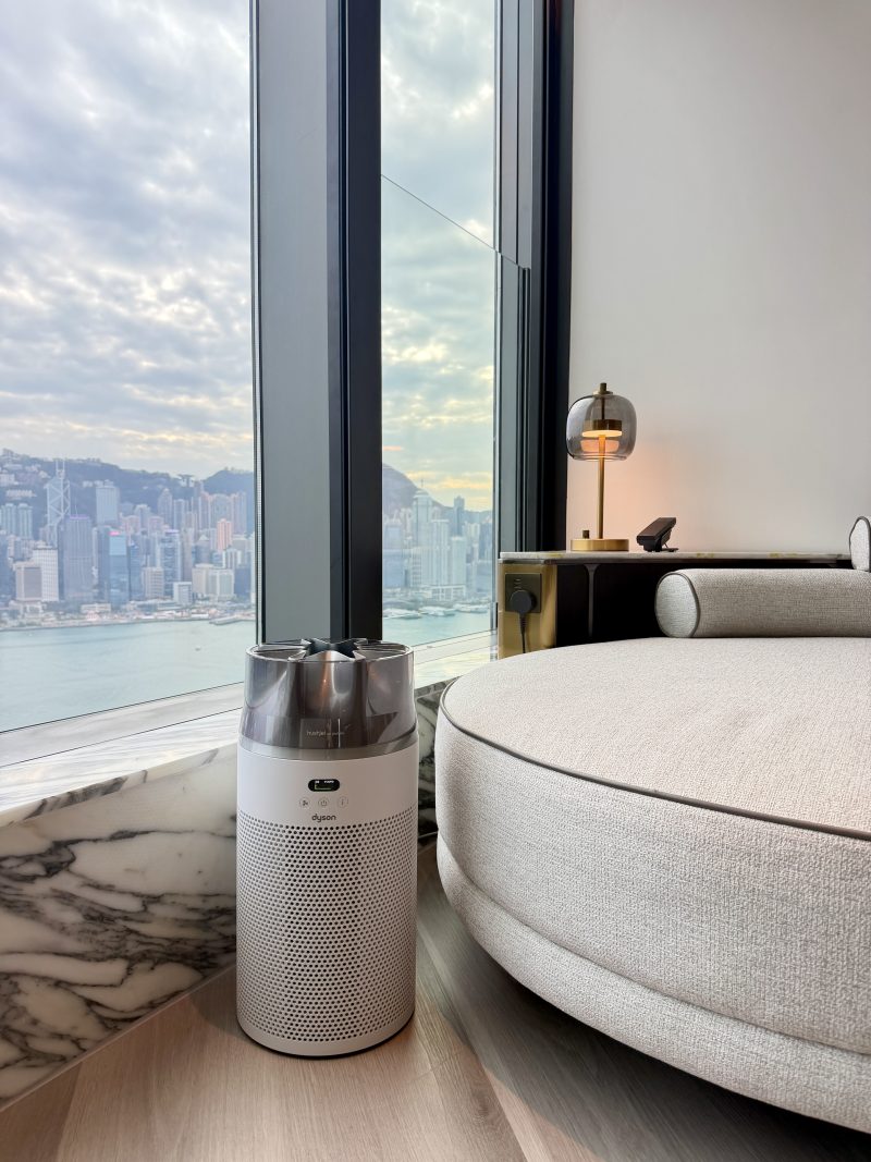 套房內更配備Dyson Supersonic™️ 風筒和Dyson HushJet™️ Purifier Compact 空氣清新機