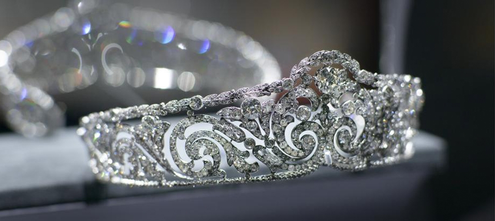 Cartier Exhibition 巴黎上演<br>展示英國王妃結婚后冠