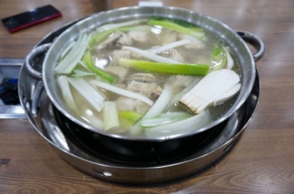 韓食-美味豐富的孔陵一隻雞