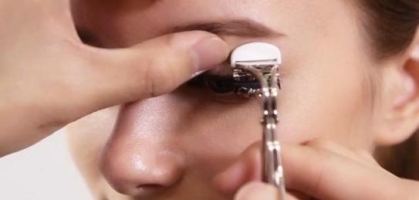 為什麼眼線及mascara 容易甩在眼尾？