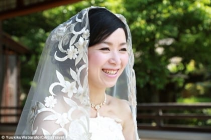 沒新郎又怎樣！日本興起「單身婚紗」風潮