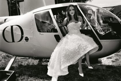Miss Dior坐直昇機逃婚！