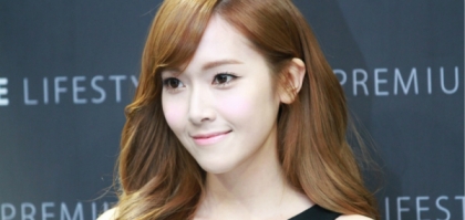Jessica 不唱歌 變身手錶珠寶設計師