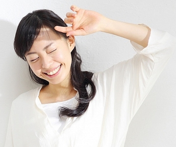 減輕肌膚負擔<br>防曬、底霜一Take過