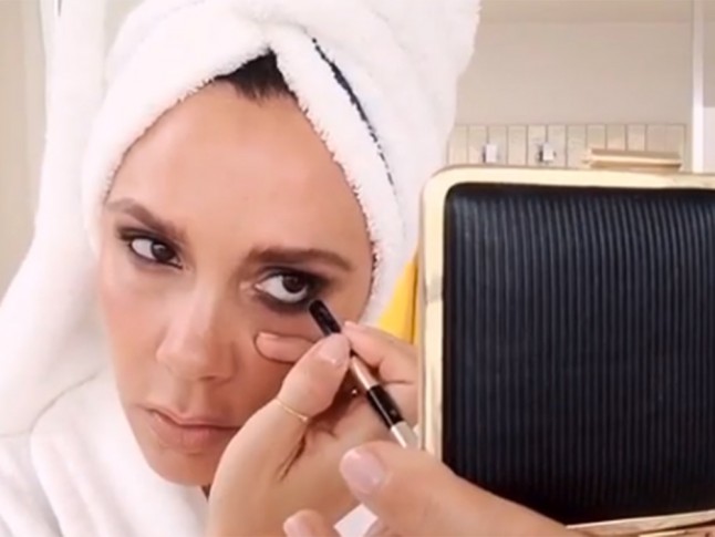 Victoria-Beckham-make-up-02