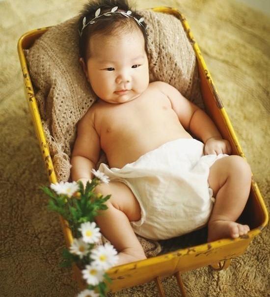 晉久 老婆 產下第一胎