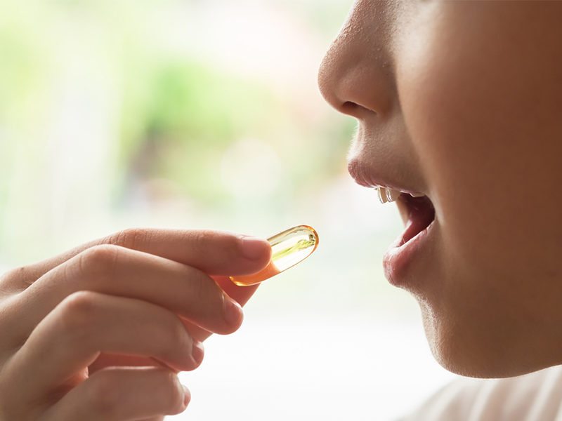 維他命C、魚油有益？有些保健產品可能愈食愈不保健