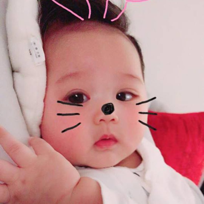 胡杏兒得意BB 原來係口水佬一名